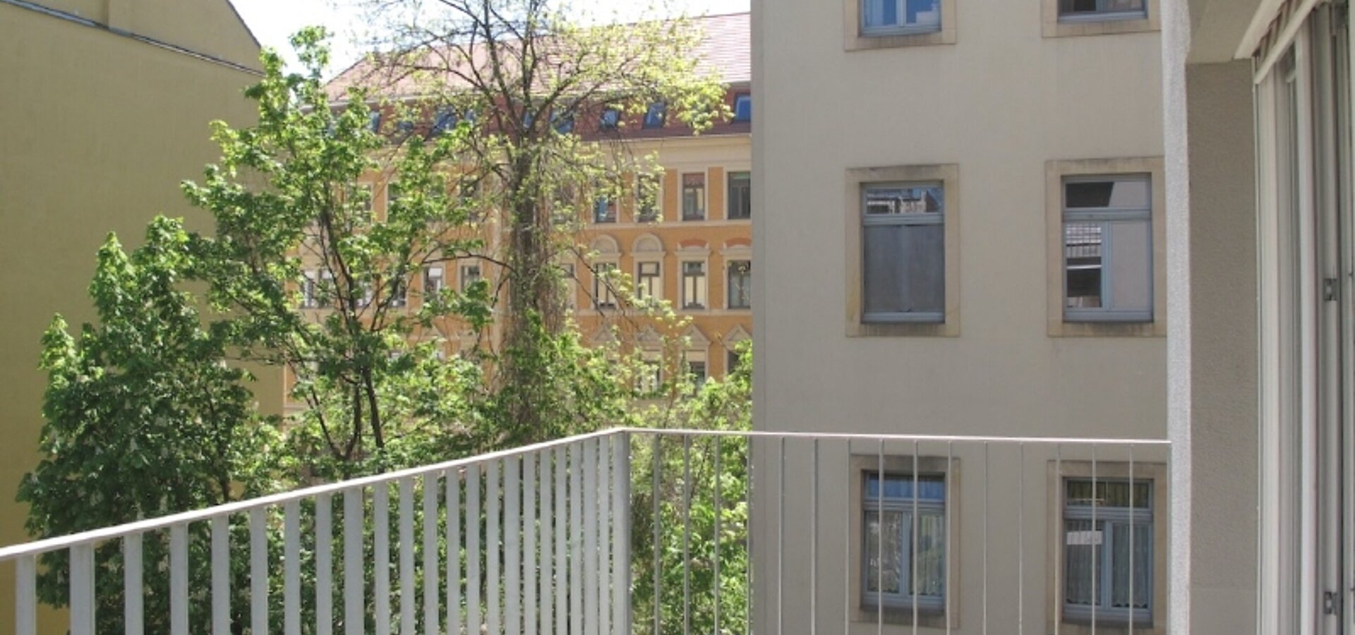 überdachter Balkon