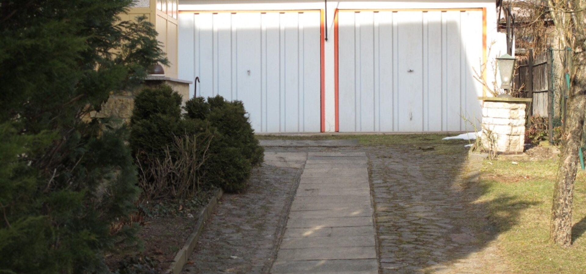 Garage (kann gemietet werden)