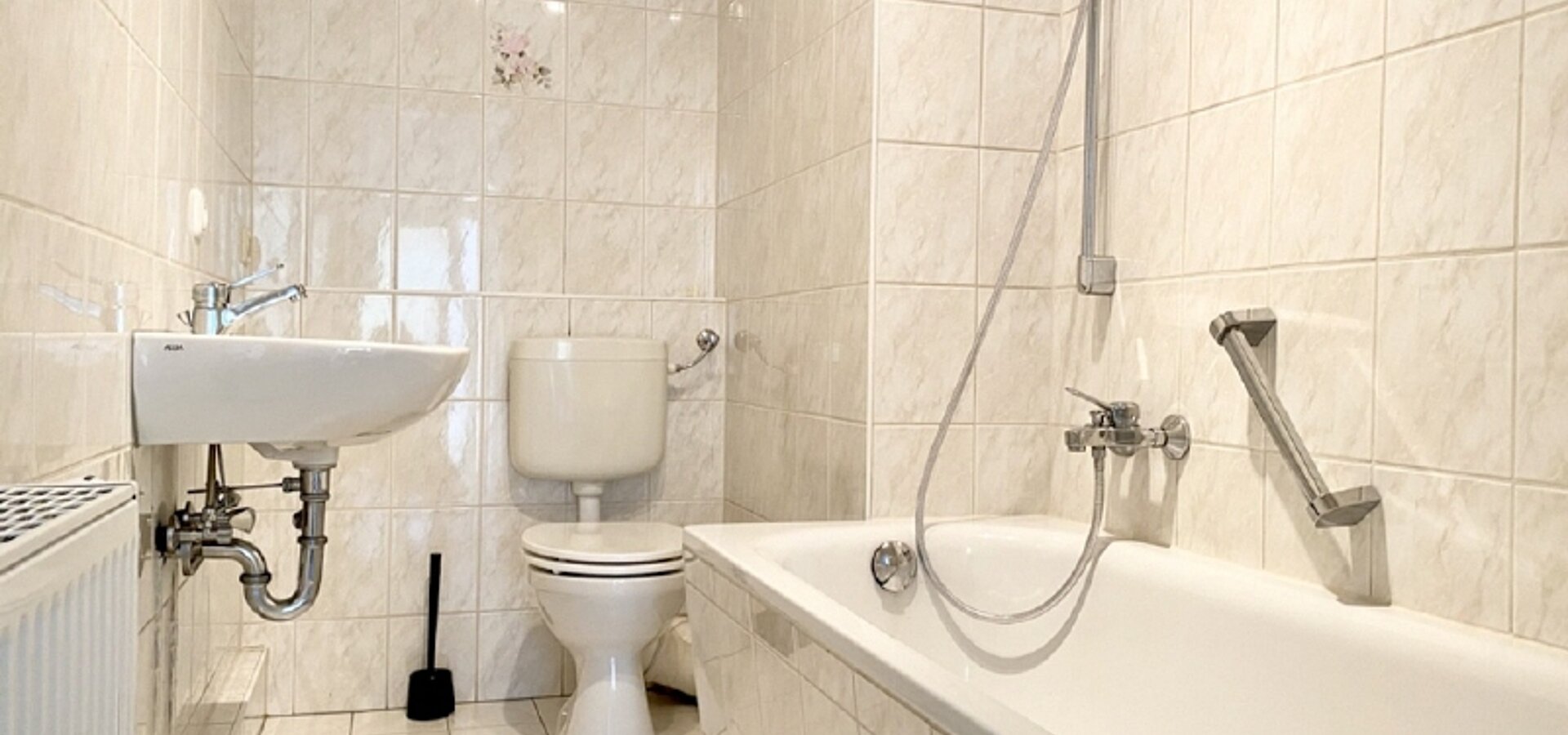 innenliegendes Bad mit Wanne