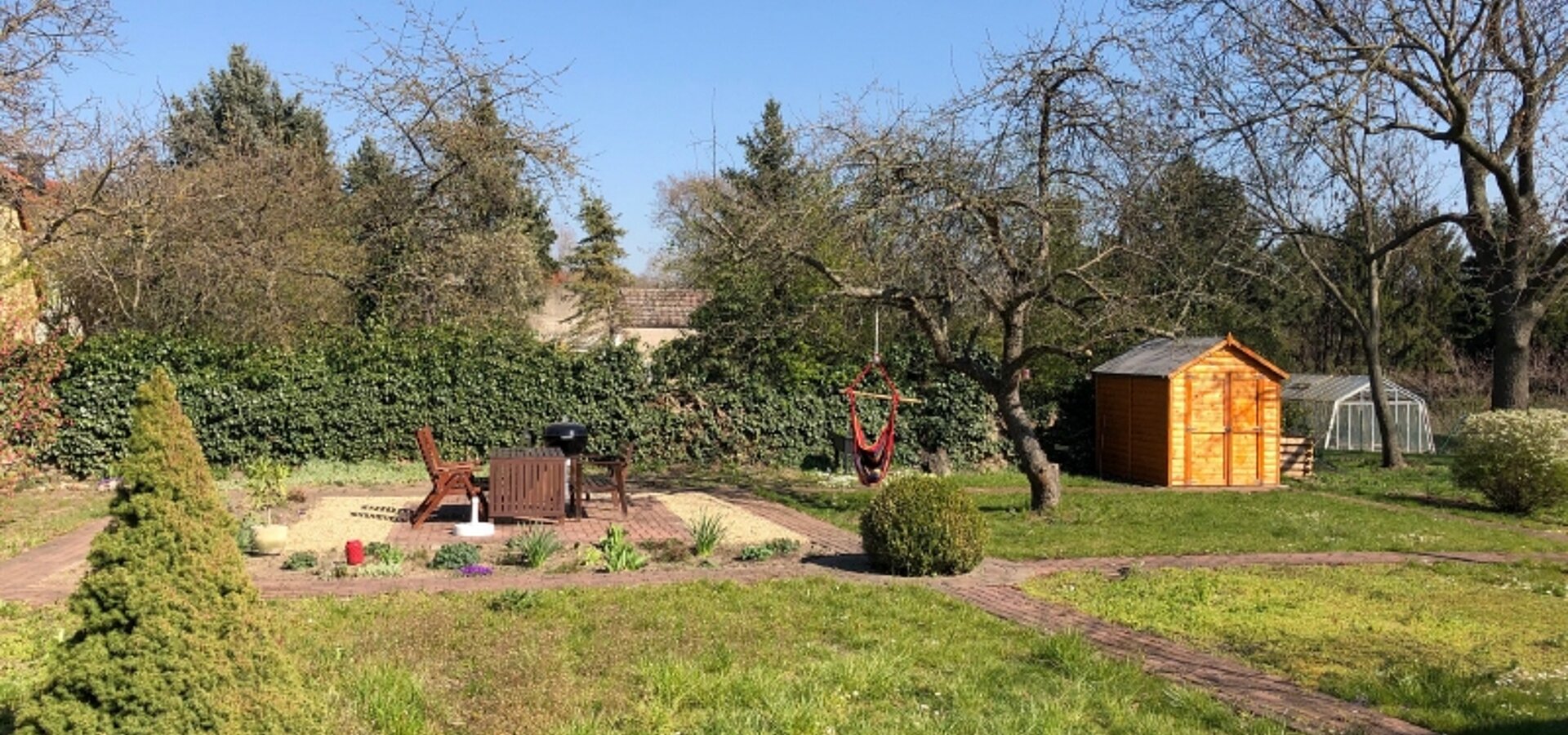 Blick übern Gartenzaun