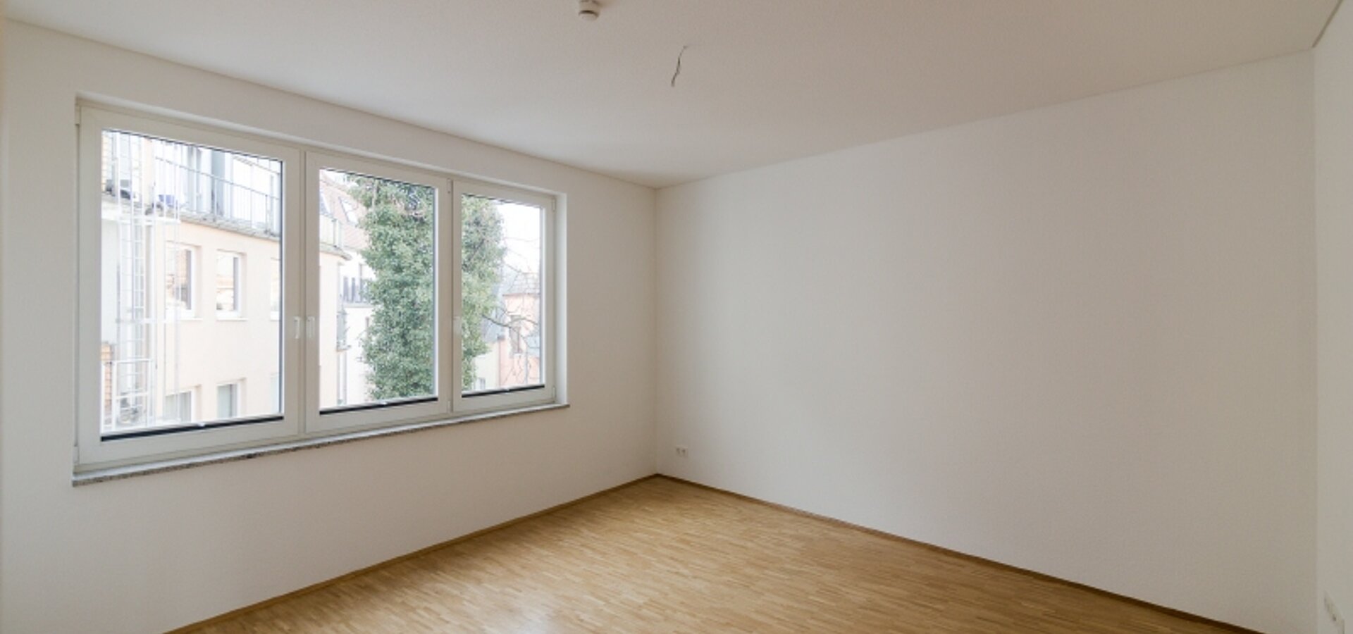 10 Elternschlafzimmer zum Innenhof
