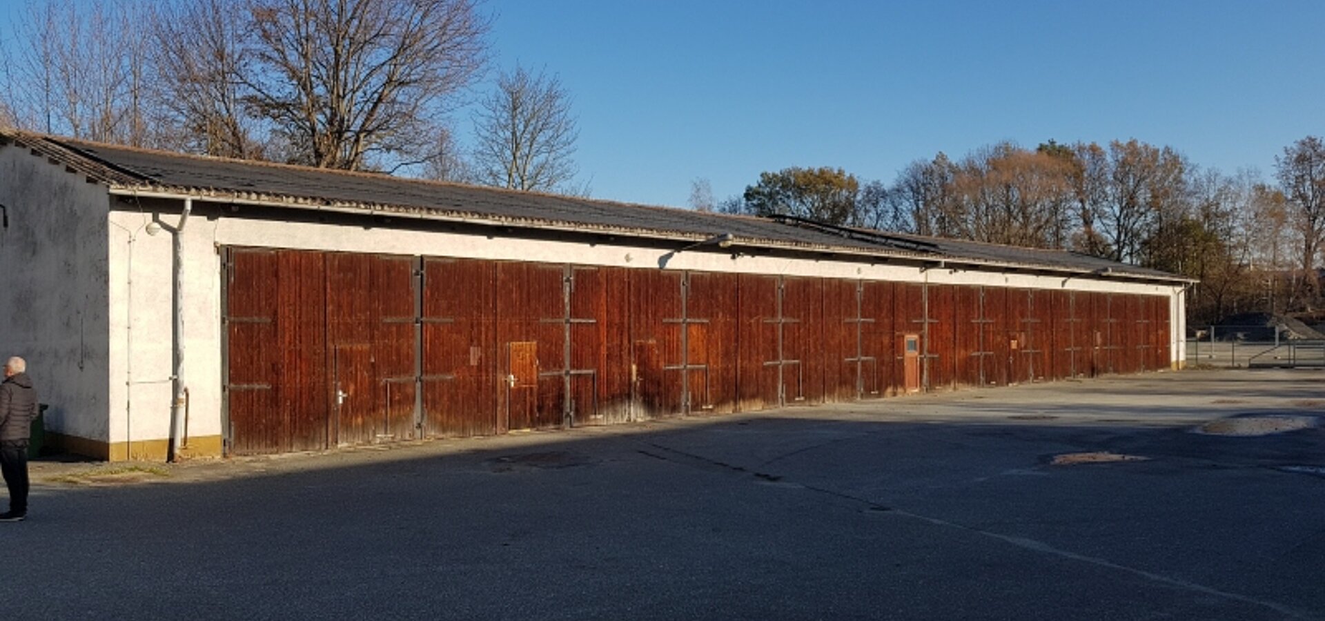 Garagenkomplex an der Ausfahrt Ost