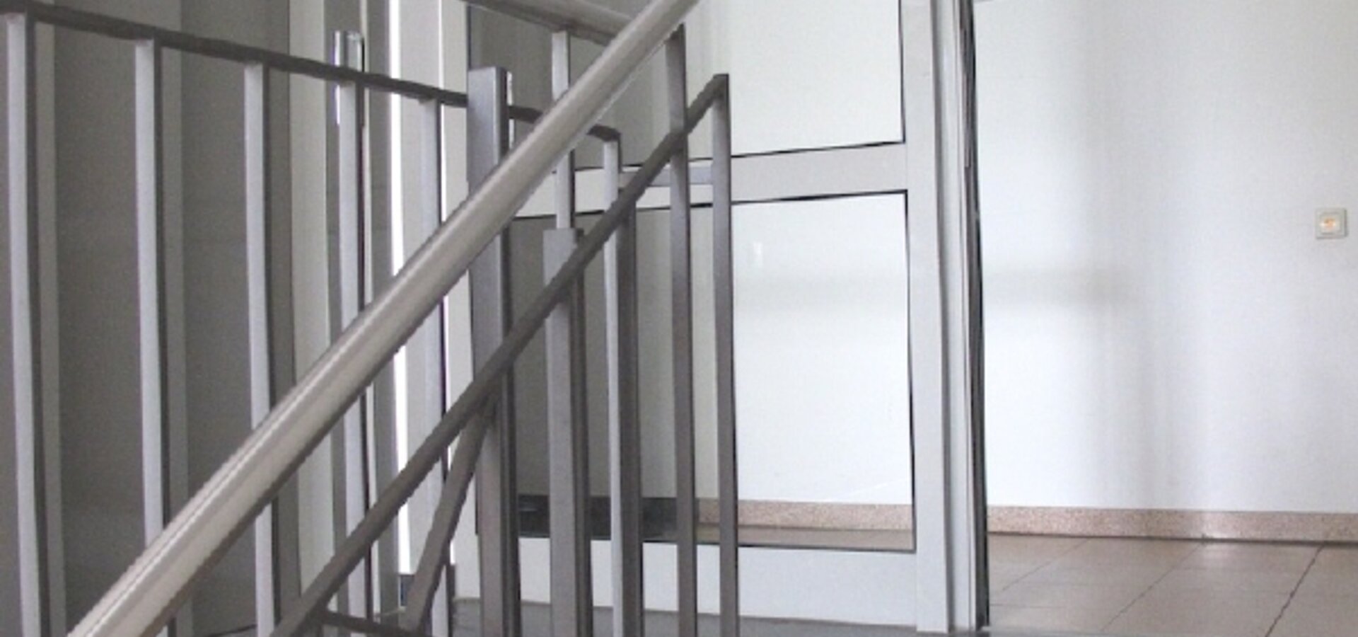 Treppenhaus mit Lift
