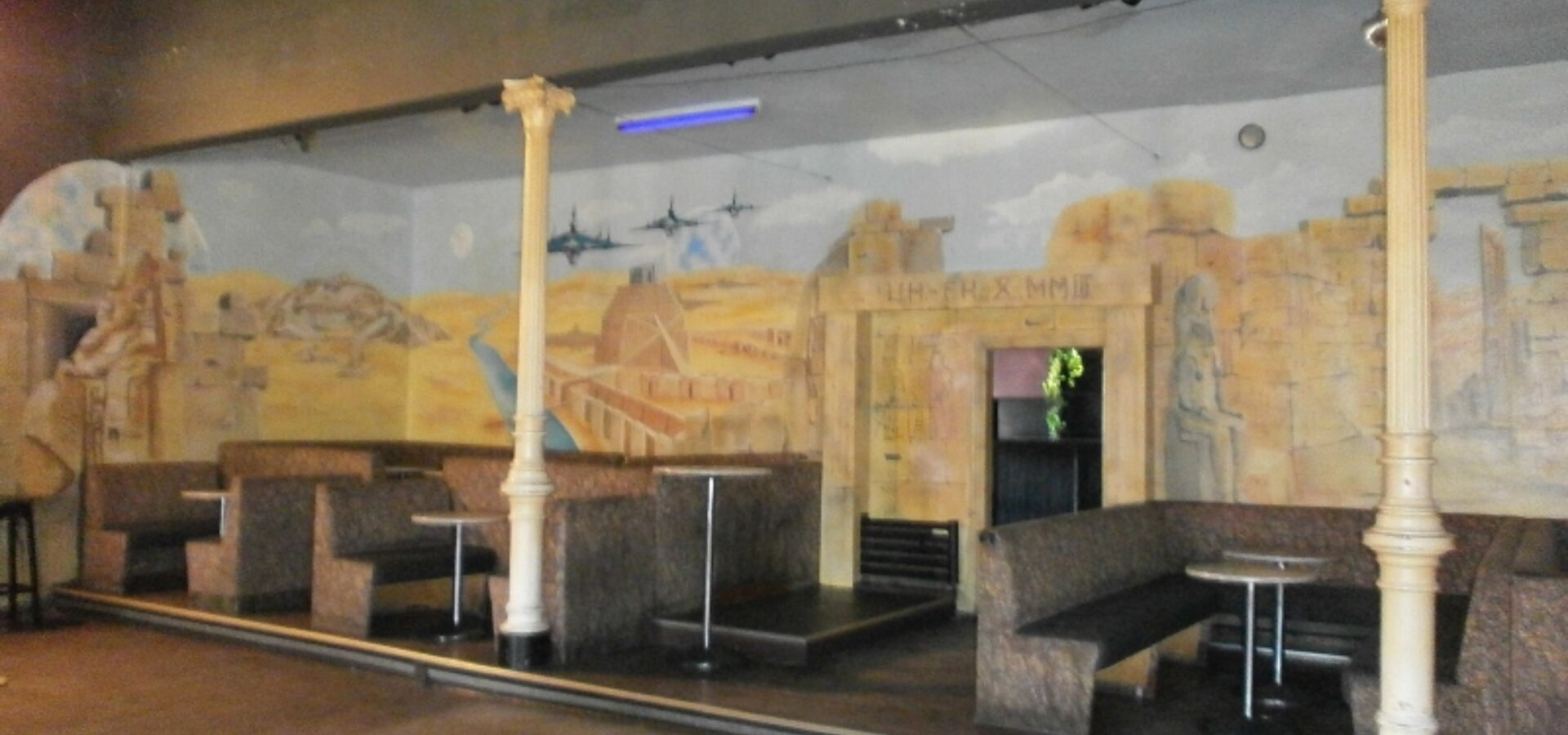 Saal Nordwestseite