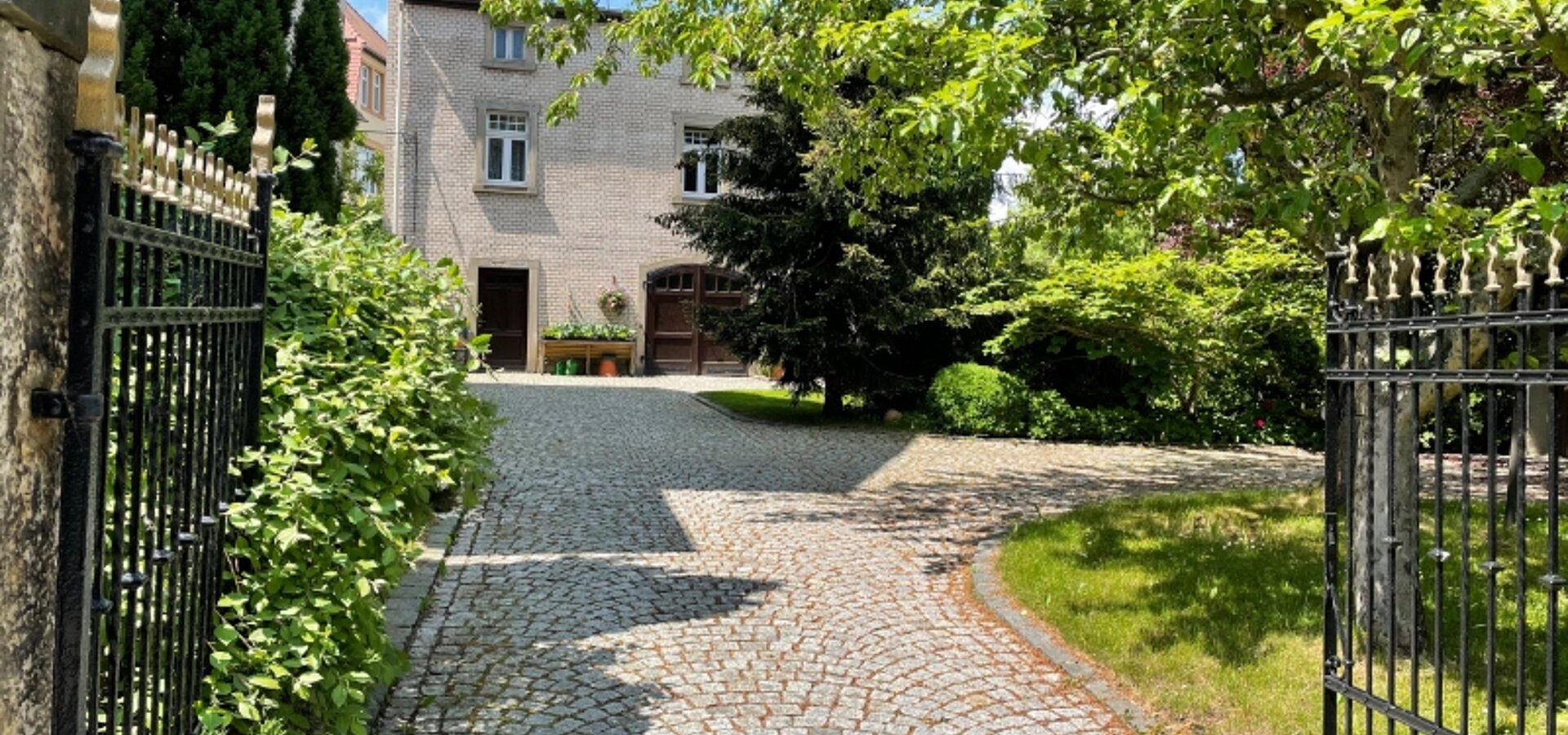 Zufahrt von Ost