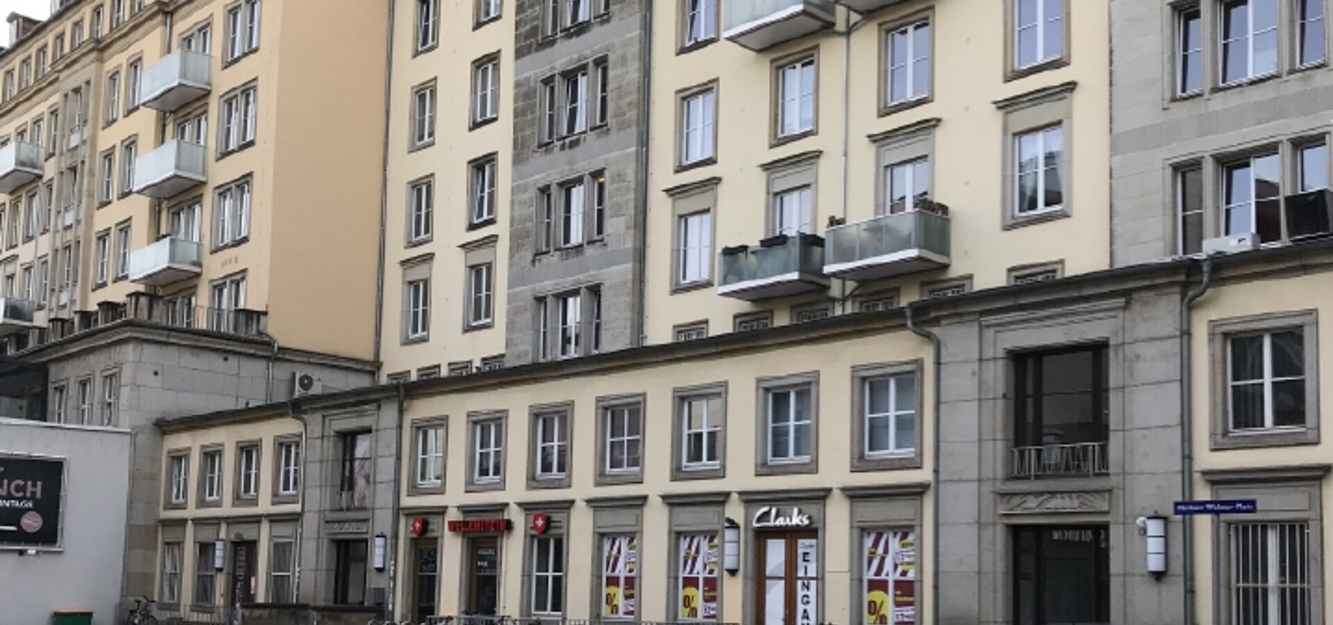 von hinten