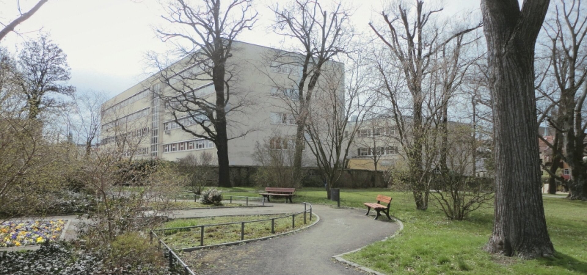 grüner Park für Ihre Pausen