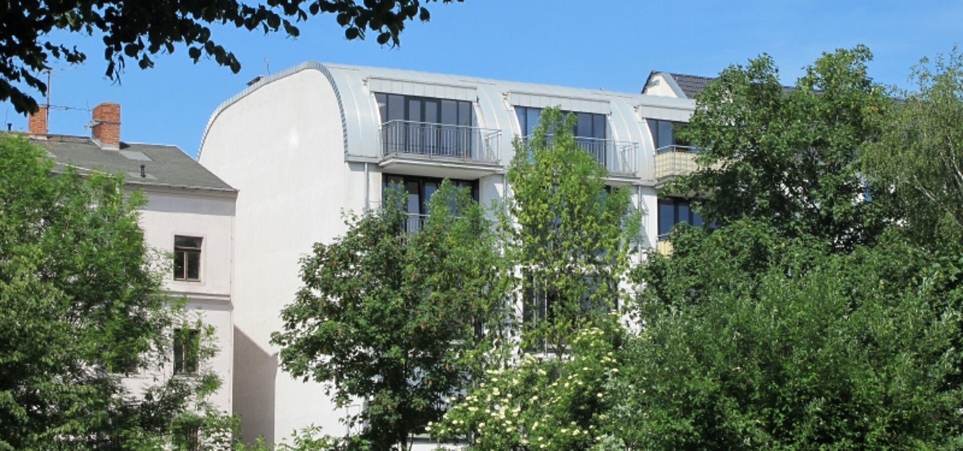 Süd-Balkon mit Blick ins Grüne