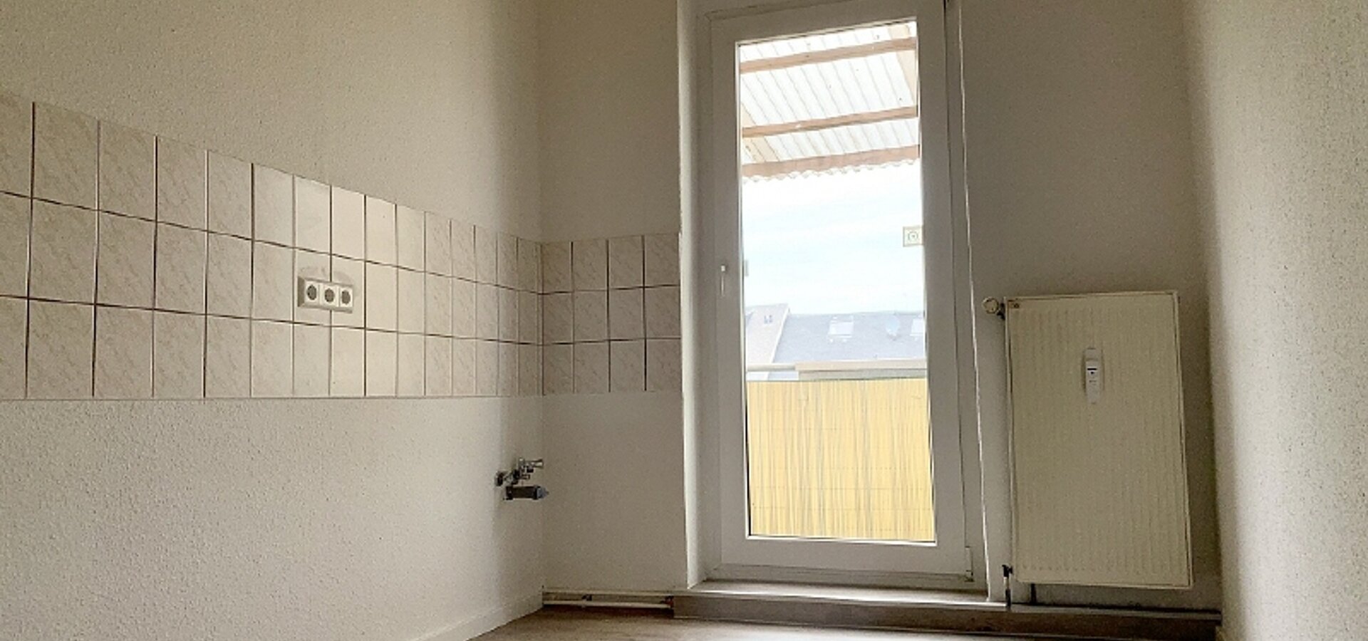 Küche mit Balkon