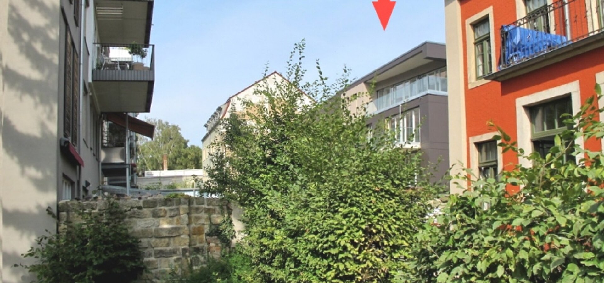 Neubau in zweiter Reihe