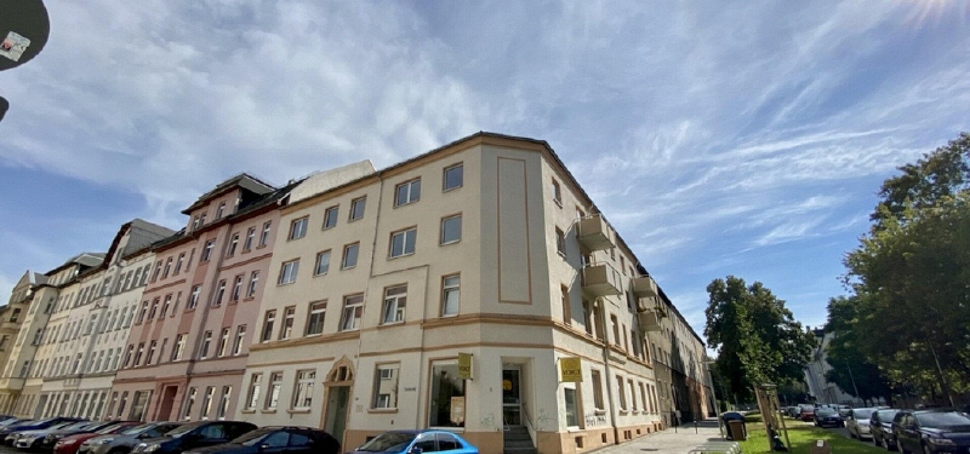 Hausansicht und Umfeld