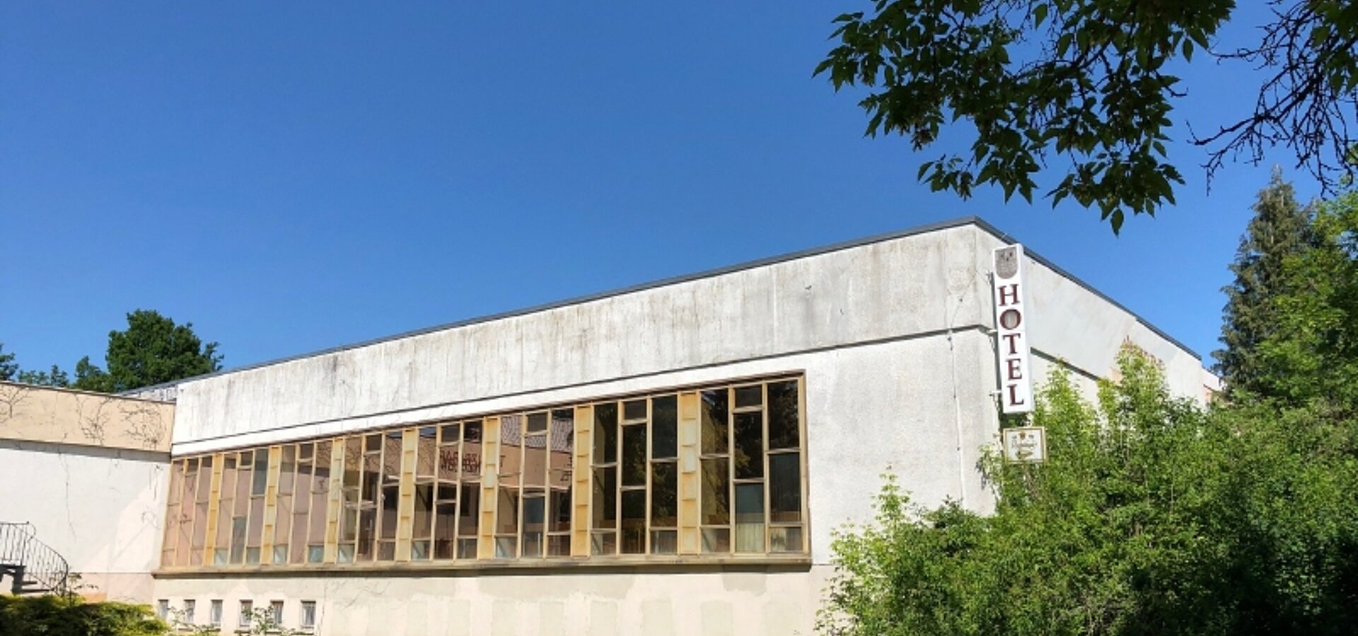 Westseite Saalgebäude