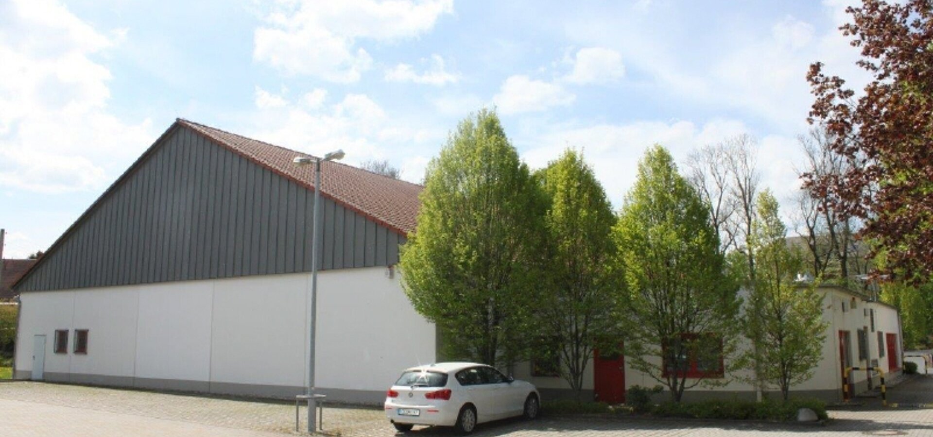 Außenansicht ehemaliger Supermarkt
