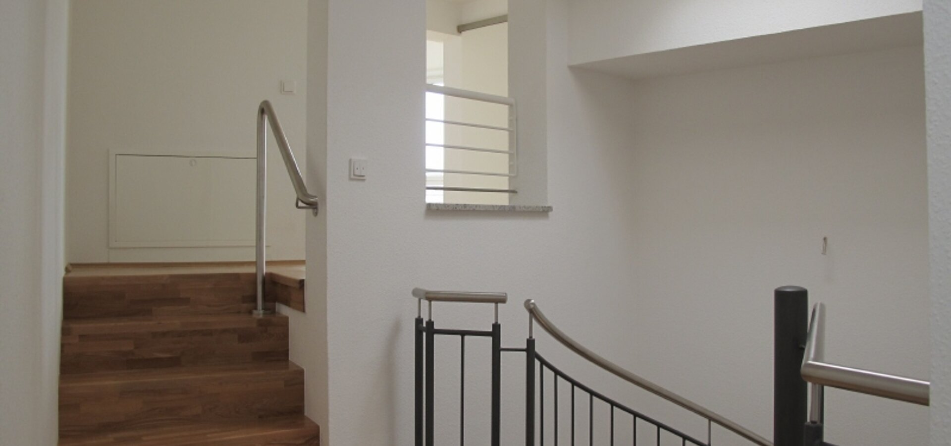 halbe Etage - Blick Richtung Wohnraum