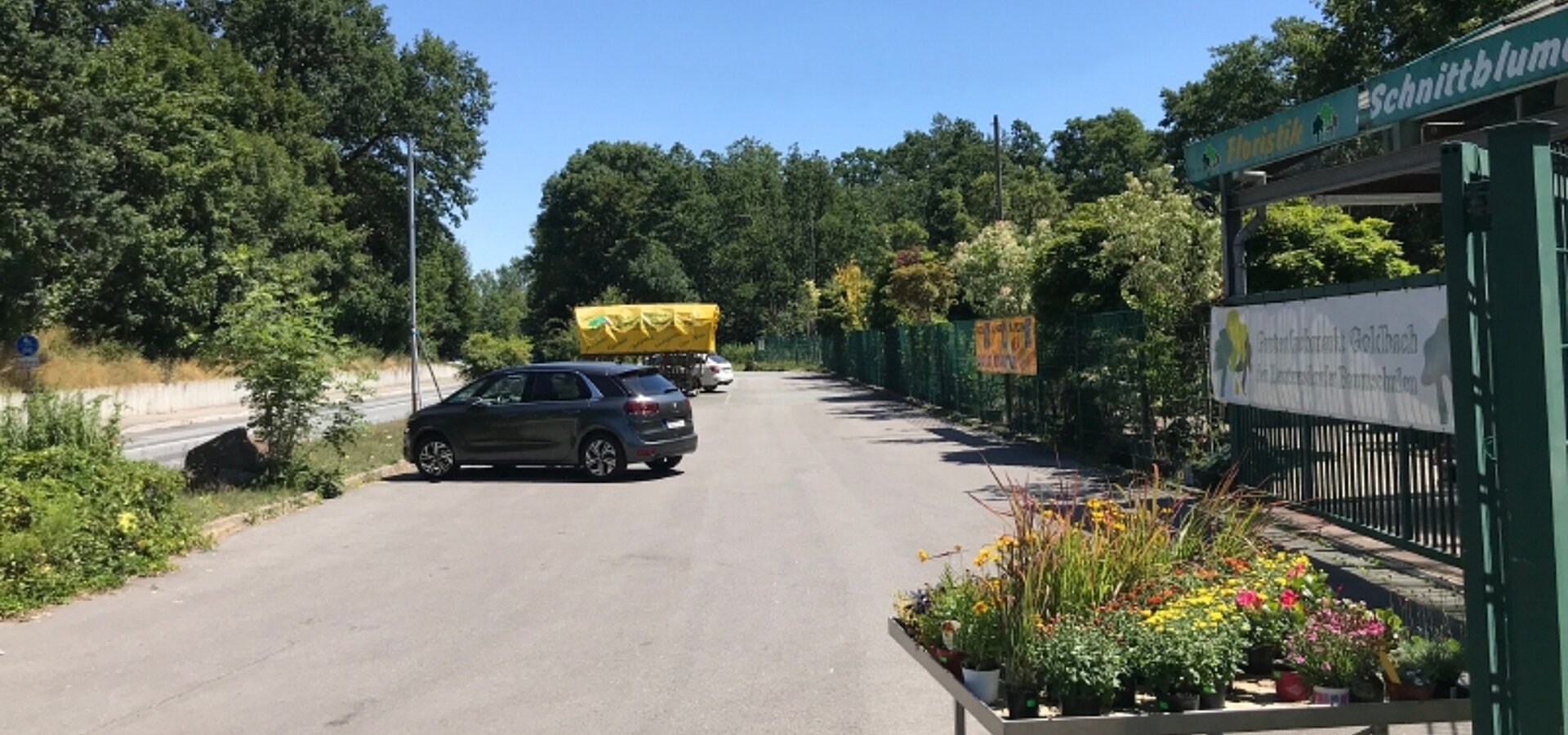 Sie kommen mit dem Auto -