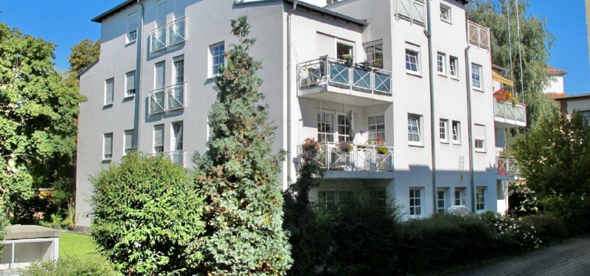 Neubau in zweiter Reihe