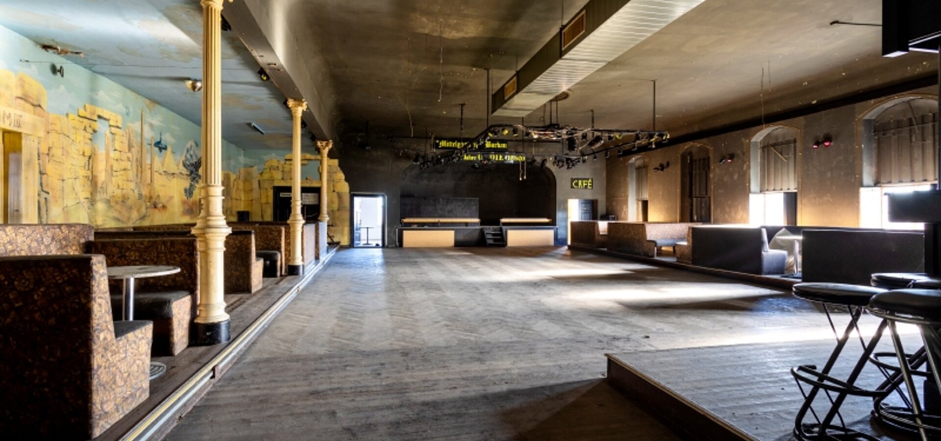 Beispiel Tanzsaal alt
