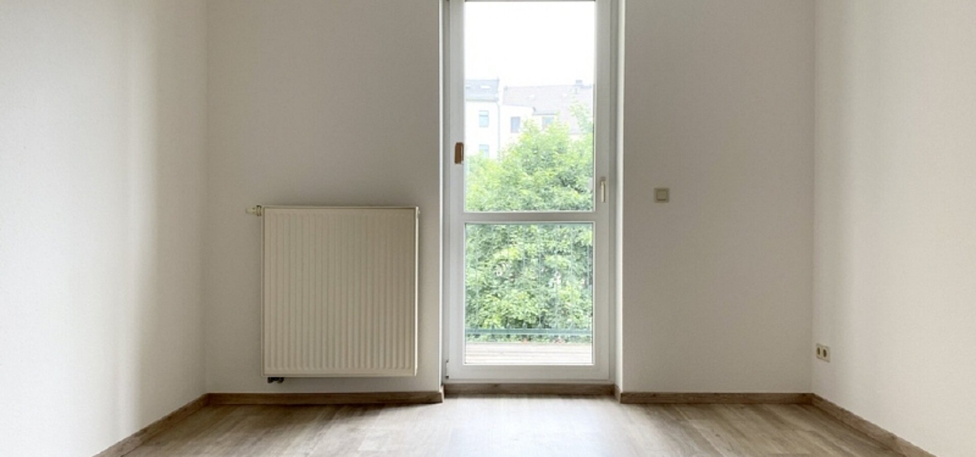 Schlafzimmer mit Balkon