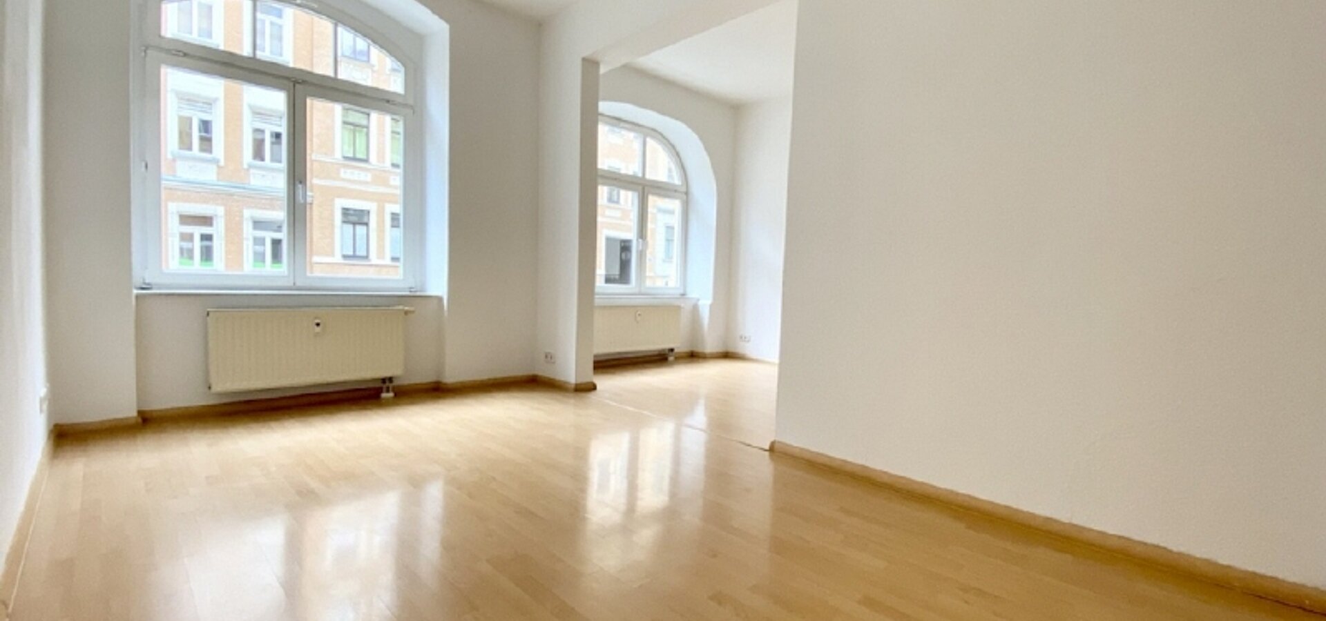 Wohnzimmer mit Esszimmer