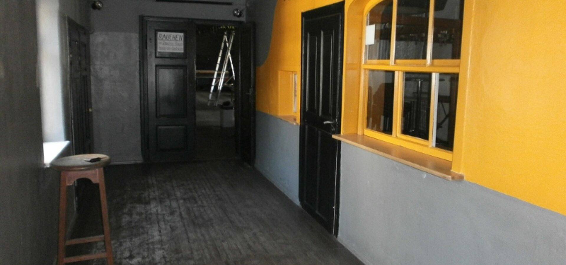 Zugang zum Saal