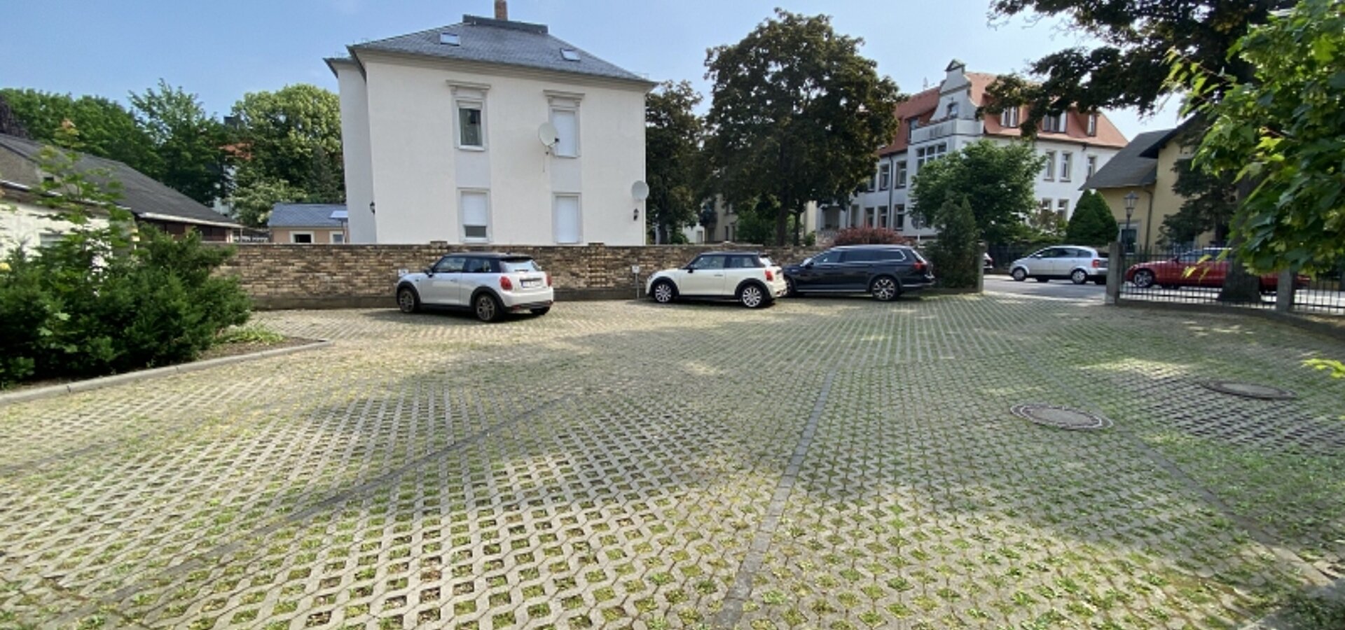 Stellplätze im Hof