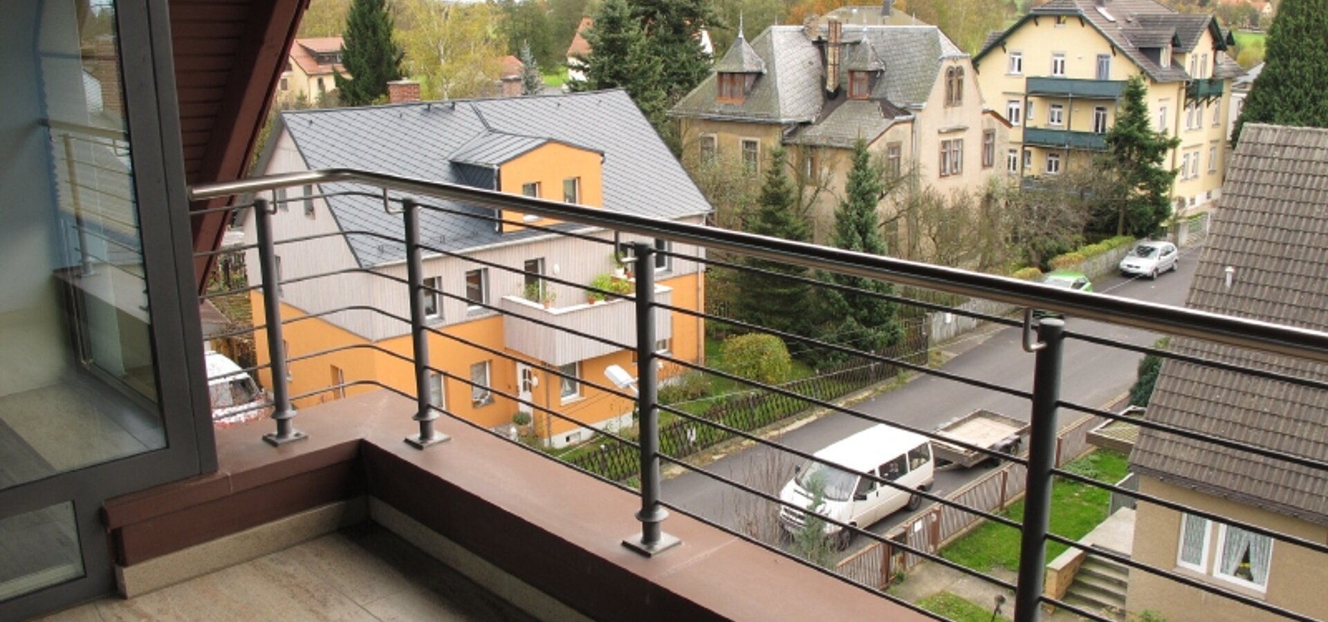 überdachte Terrasse mit Weitblick