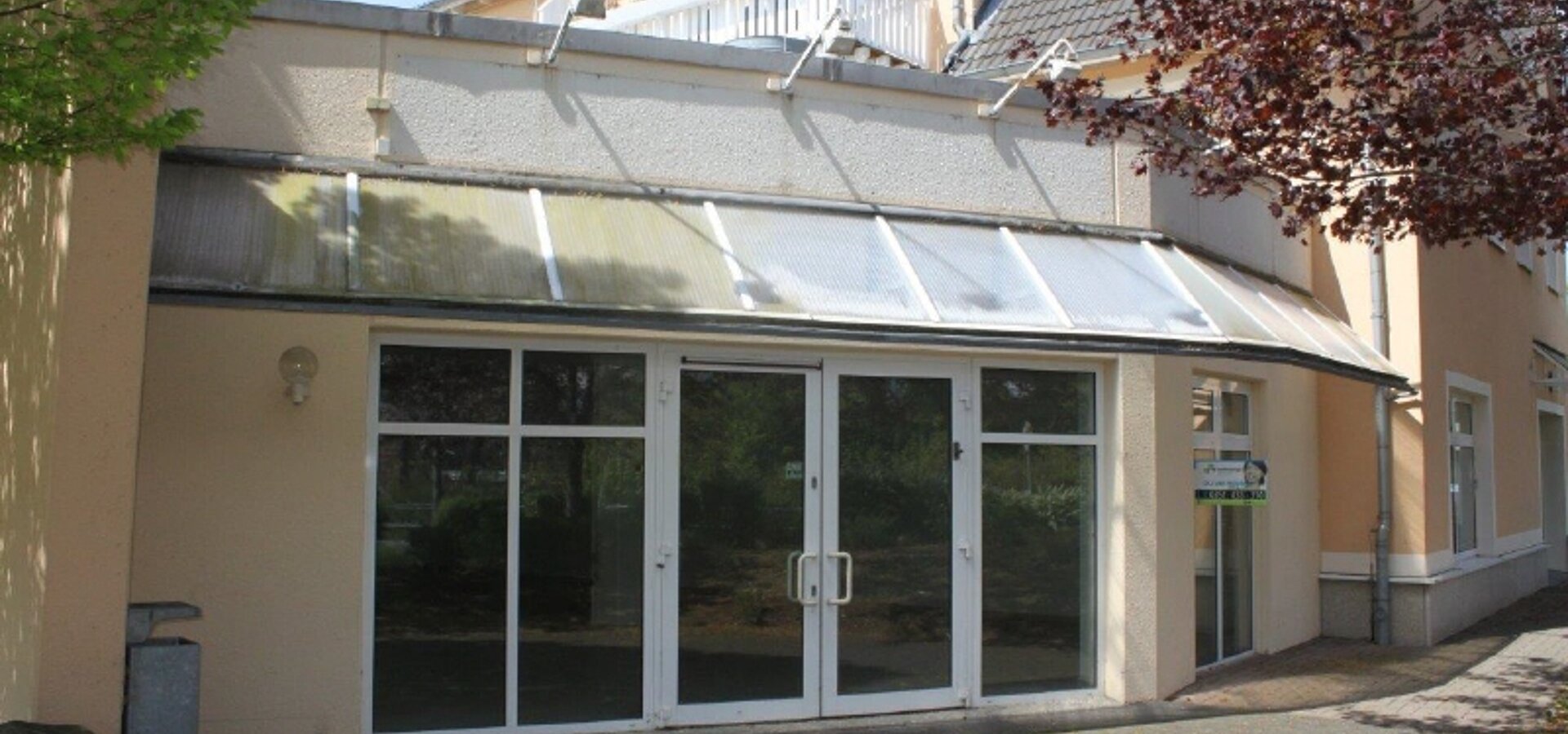 Außenansicht Wohn- und Geschäftshaus